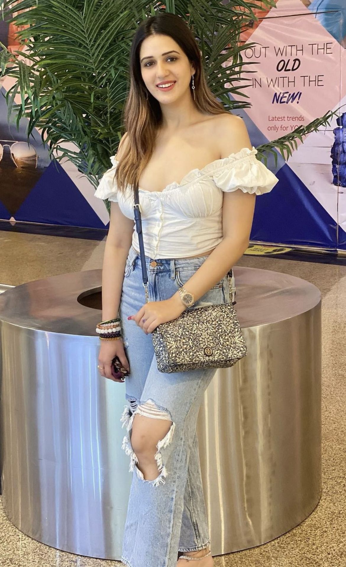 Isha Rikhi Biography, Family, Income, Bf and Social Media Accounts
