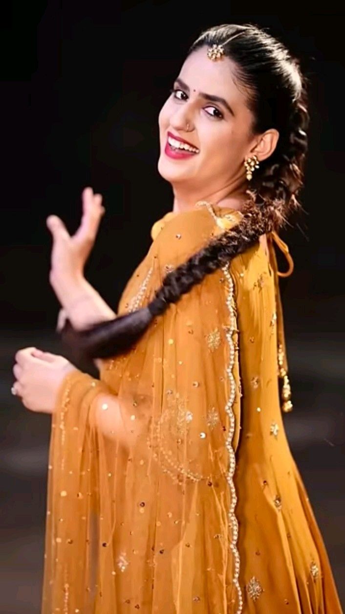 Pranjal Dahiya Biography, Family, Income, Bf and Social Media Accounts
