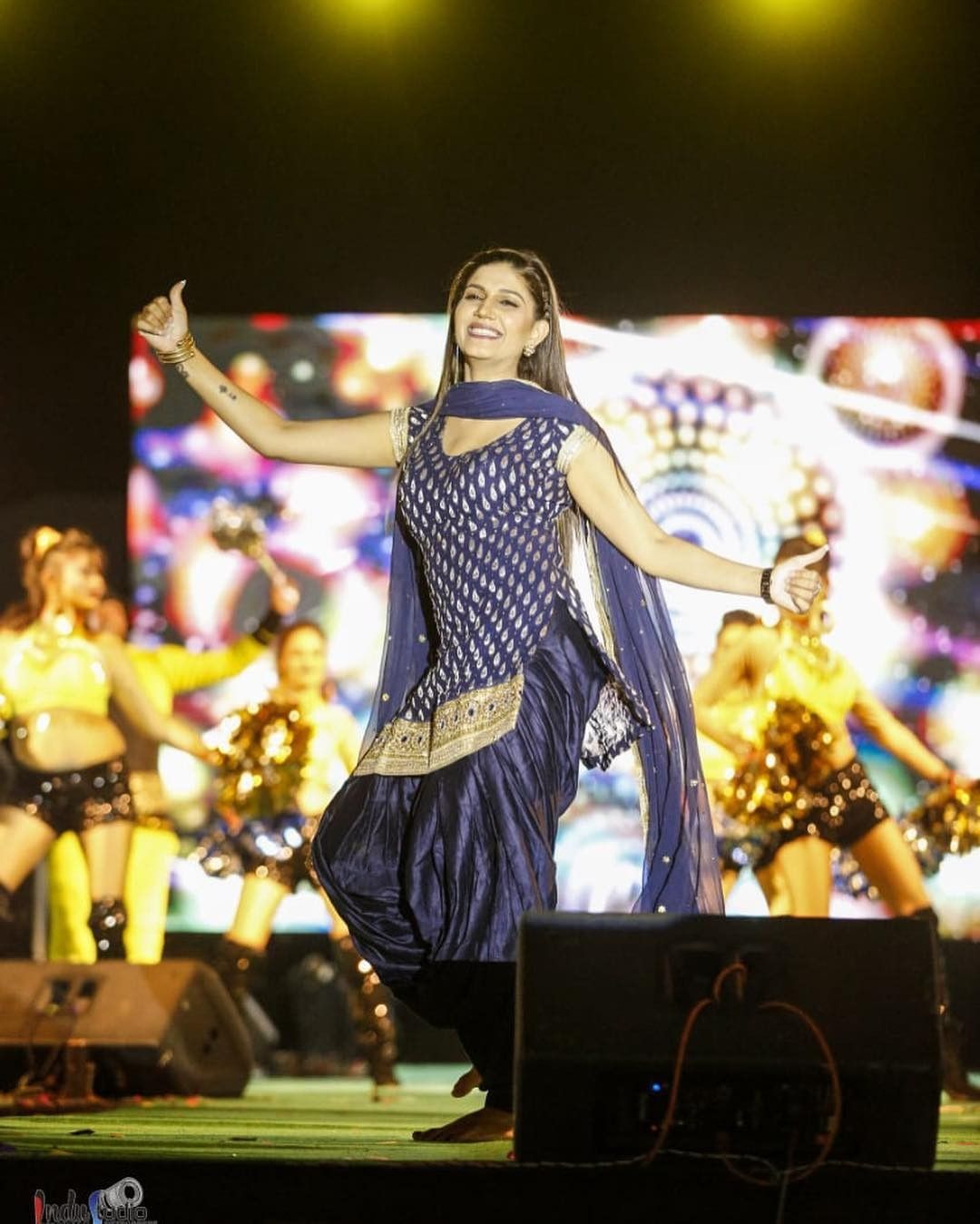 Sapna Chaudhary Biography, Family, Income, Bf and Social Media Accounts